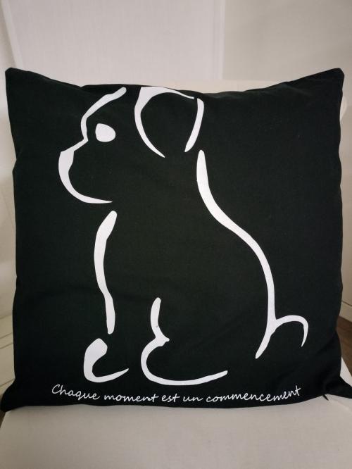 Coussin noir chien 22.12